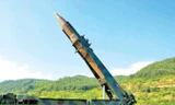 Phía Mỹ tin Triều Tiên thành thực trong cam kết giải trừ quân bị. Ảnh: Một tên lửa đạn đạo liên lục địa Hwasong- 14 của CHDCND Triều Tiên. Ảnh: ABC News)