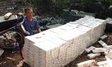 Thuốc lá lậu bị cơ quan chức năng phát hiện, thu giữ tại huyện Củ Chi (TPHCM). Ảnh: Huy Thịnh
