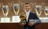Ronaldo với danh hiệu Quả bóng vàng thứ 4 trong sự nghiệp. Ảnh: GETTY IMAGES