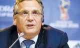 TTK FIFA Jerome Valcke phải rời khỏi trụ sở FIFA do dính nghi án hối lộ. Ảnh: AP