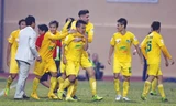 Các cầu thủ Thanh Hóa luôn là đối thủ khó chịu của HAGL. Ảnh: VSI