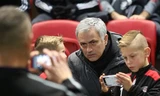 HLV Mourinho đối mặt với làn sóng đòi sa thải từ phía CĐV. Ảnh: GETTYIMAGES.