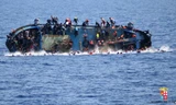 Một tàu chở người nhập cư bị lật ngoài khơi Libya hôm 25/5.