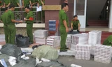 Công an kiểm kê số lượng thuốc lá lậu