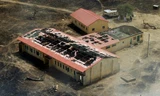 Ngôi trường bị đốt phá ở thị trấn Chibok – Nigeria, nơi hơn 200 nữ sinh bị bắt cóc. Ảnh: Telegraph