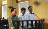 Từ trái qua phải: Bị cáo Nguyễn Tiến Hải, Lê Xuân Trường và Phạm Đức Thảo tại phiên tòa phúc thẩm.