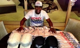  Floyd Mayweather thường xuyên có những màn “khoe của” khác người. Ảnh: Daily Mail