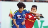 Công Phượng (trái) có vượt qua được sức ép tâm lý để kiếm điểm tại chảo lửa Lạch Tray chiều nay? Ảnh: VSI