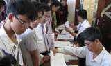 Nộp hồ sơ ĐH: Nhiều thí sinh vẫn còn thăm dò
