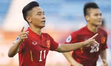 Hồ Minh Dĩ ăn mừng bàn thắng mở tỷ số trong trận đấu với U19 UAE. Anh là một trong những cầu thủ U19 VN được trang web AFC đánh giá cao về kỹ thuật và tinh thần chiến đấu. Ảnh: AFC.com