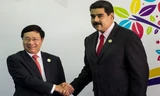 Tổng thống nước chủ nhà Venezuela Nicolas Maduro trong lễ đón Phó Thủ tướng, Bộ trưởng Ngoại giao Phạm Bình Minh tại lễ khai mạc Hội nghị thượng đỉnh lần thứ 17 của Phong trào Không liên kết. Ảnh: TTXVN