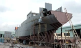 Tàu dịch vụ hậu cần nghề cá của ông Nguyễn Xiêm đang chậm tiến độ vì giải ngân nhỏ giọt