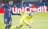 Chelsea (phải) sẽ vượt qua PSG trên sân nhà để giúp nước Anh có được một đại diện tại tứ kết Champions League?	Ảnh: Getty Images