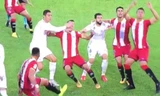 C.Ronaldo có hành vi xấu chơi với cầu thủ của Girona.