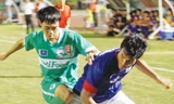  Bầu Đức mong các cầu thủ U19 HA.GL (trái) được bảo vệ khi tham dự V.League 2015. Ảnh: T.Vũ