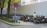 Những bãi xe 'vua' trên vỉa hè trung tâm TPHCM