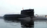 Tàu ngầm Type-092 neo đậu tại cảng. Ảnh: Blogspot.
