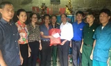 Động viên, hỗ trợ gia đình ông Vi Văn Chéo
