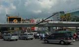 Cầu vượt “giải cứu” kẹt xe cửa ngõ Tân Sơn Nhất sắp hoàn thành