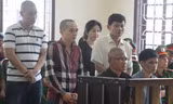  Trùm ma túy Tuấn Lay cùng đồng bọn trong phiên tòa xét xử ngày 30/5.