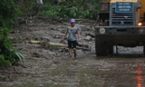 Lũ quét kinh hoàng ở Nghệ An, quốc lộ 7 tê liệt nhiều giờ