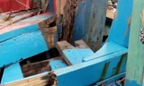 Tàu cá ngư dân Thanh Hóa bị tàu lạ đâm hỏng 