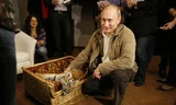 Ông Putin từng được tặng một con hổ năm 2008. Ảnh: Sputnik