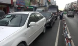 Tai nạn liên hoàn, hàng ngàn xe kẹt cứng trong mưa Sài Gòn