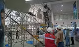 Lúc 7 giờ 50 ngày 11/3, vách bao che bị nghiêng.