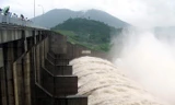 Nhiều hồ đập ở miền Trung đã no nước do lũ chồng lũ trong thời gian qua