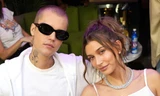 Đây là cách Hailey Bieber thăng hạng trở thành "biểu tượng thời trang" của thế hệ Z