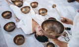 Tắm âm thanh, trị liệu từ nấm - những phương pháp chăm sóc sức khỏe mới nổi 