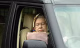 10 khoảnh khắc đời thường khiến Nữ hoàng Elizabeth II gần gũi hơn trong mắt người dân Anh