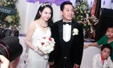 Vợ Tuấn Hưng mặc váy cưới gợi cảm trong hôn lễ