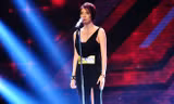 Pha Lê trên sân khấu X Factor.