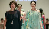Nguyễn Thị Loan chuyên nghiệp làm vedette sàn catwalk.