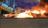 Xe điện Tesla 'nổ như bom' sau khi va chạm