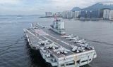 Người dân Hồng Kông 'đổ xô' xem tàu sân bay Trung Quốc