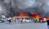 Trung tâm thương mại Ukraine chìm trong biển lửa, 50 người thương vong