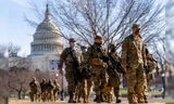 Binh sĩ tại Điện Capitol ngày 14/1. Ảnh: AP