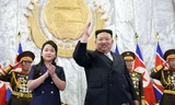 Chủ tịch Kim Jong-un và con gái tham dự lễ duyệt binh mừng Quốc khánh Triều Tiên