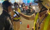 TPHCM: 2 lần vi phạm nồng độ cồn: 'Bạn mời khó từ chối quá'