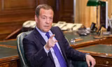 Cựu Tổng thống Nga Medvedev đưa ra cảnh báo đen tối về giá khí đốt