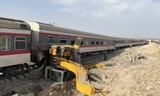 Iran: Tàu hỏa đâm trúng máy xúc, hơn 100 người thương vong
