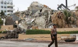 Hiện trường vụ sập tòa chung cư 12 tầng ở Miami. Ảnh: Reuters