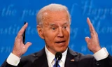 Ông Joe Biden phát biểu trong cuộc tranh luận tối 22/10 (giờ Mỹ). Ảnh: AP