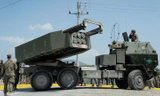Ukraine khoe đã nhận được pháo phản lực phóng loạt HIMARS của Mỹ