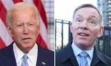 Ông Joe Biden (trái) và nghị sĩ Anh Chris Bryant (phải). 