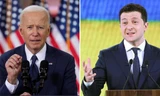 Tổng thống Mỹ Joe Biden (trái) và Tổng thống Ukraine Volodymyr Zelensky (phải). Ảnh: UNIAN