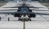 Máy bay B-1B Lancer đậu tại căn cứ Andersen trên đảo Guam. Ảnh: Fox News